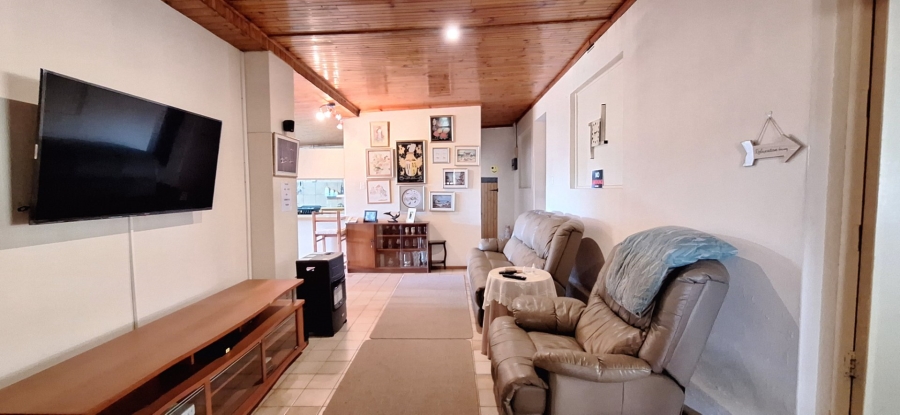 4 Bedroom Property for Sale in Albertinia Western Cape